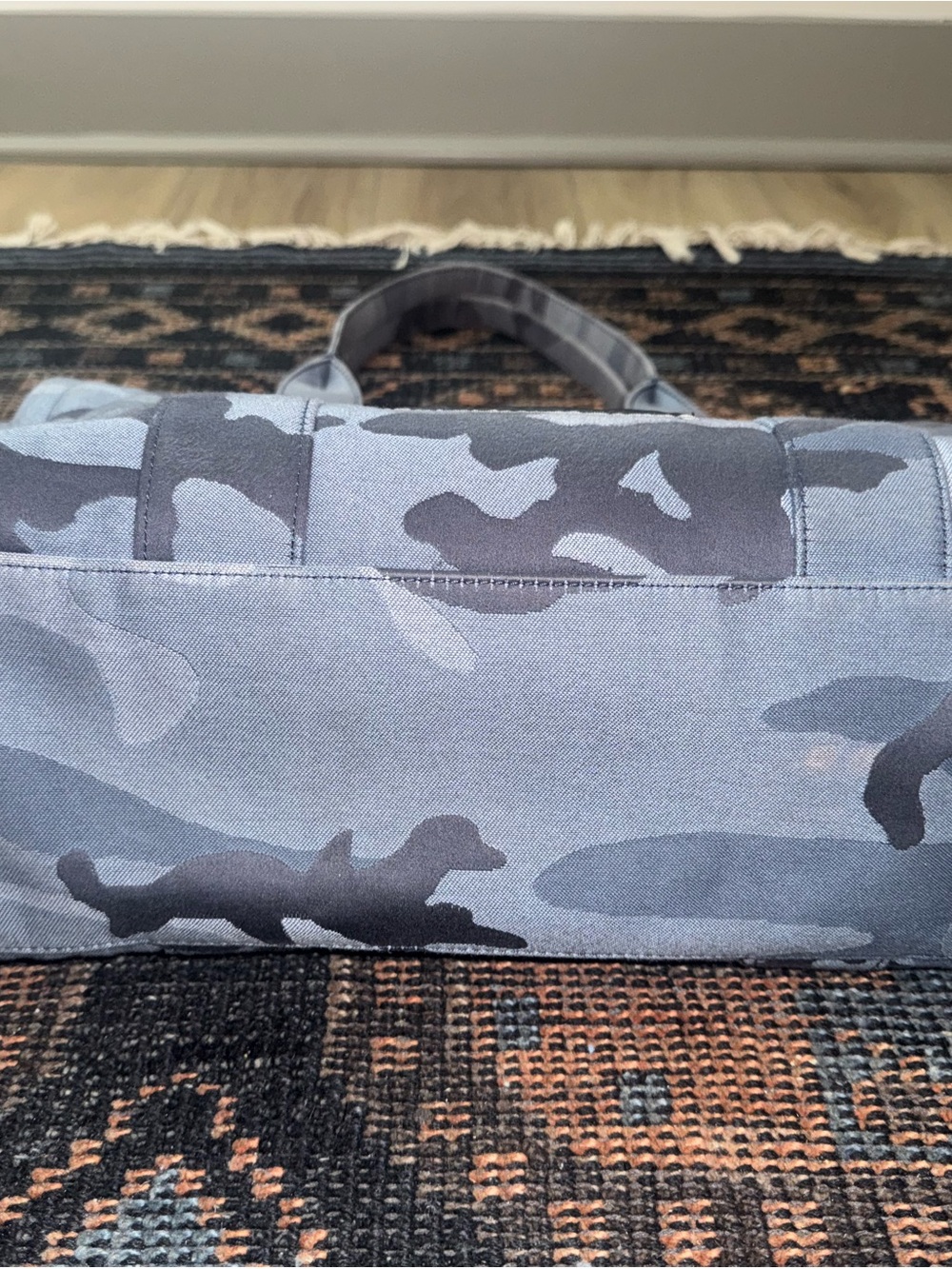 Marc Jacobs Gray Camo Tote Bag - Picture 5 of 7